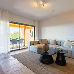 Cozy Living Space Near Scenic Golf Greens! *