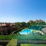 Cozy Living Space Near Scenic Golf Greens! Εστεπόνα