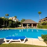 Holiday home Cozy Living Space Near Scenic Golf Greens!