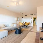 Cozy Living Space Near Scenic Golf Greens!