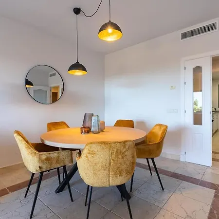 Cozy Living Space Near Scenic Golf Greens!