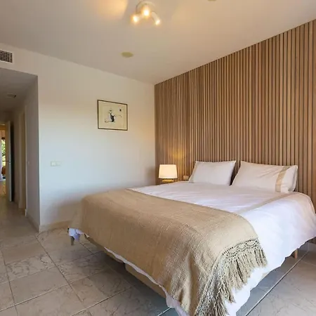 Cozy Living Space Near Scenic Golf Greens! *