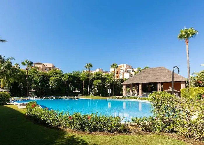 Cozy Living Space Near Scenic Golf Greens!