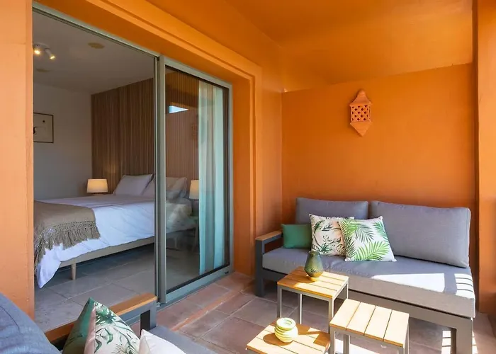 Cozy Living Space Near Scenic Golf Greens! 펜션 에스테포나