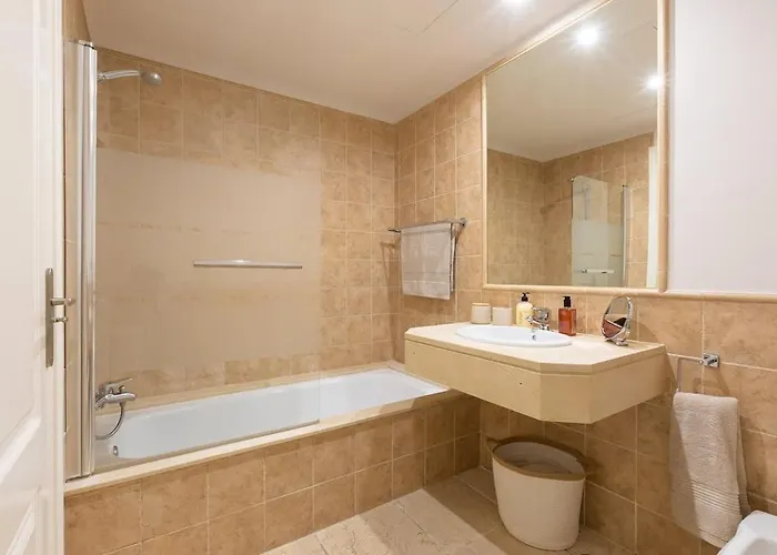 펜션 Cozy Living Space Near Scenic Golf Greens! *