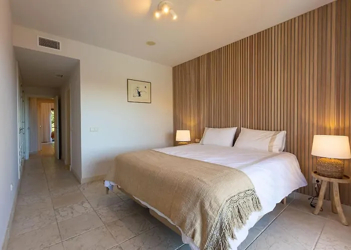 Cozy Living Space Near Scenic Golf Greens! *