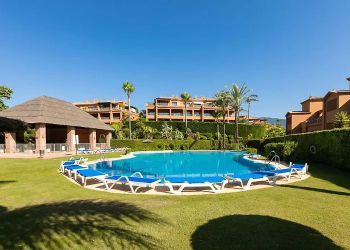 Cozy Living Space Near Scenic Golf Greens! *