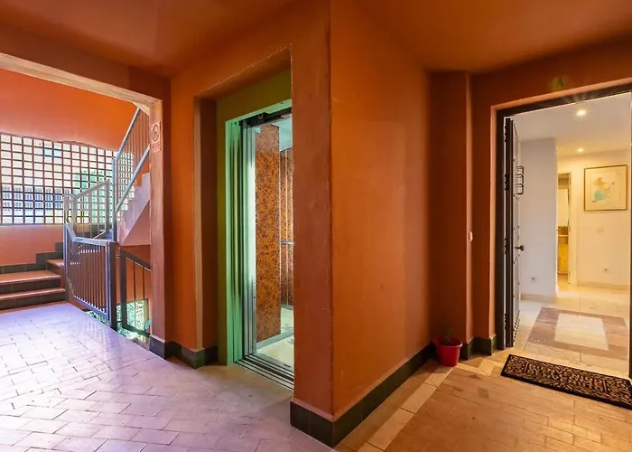 Cozy Living Space Near Scenic Golf Greens! *