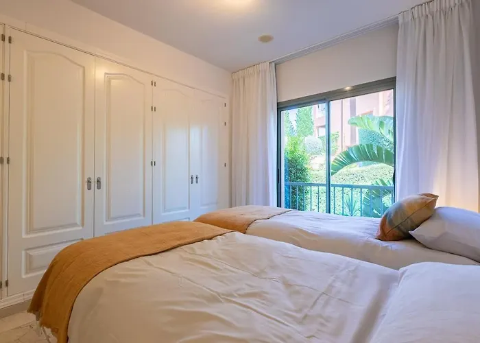 Cozy Living Space Near Scenic Golf Greens! *